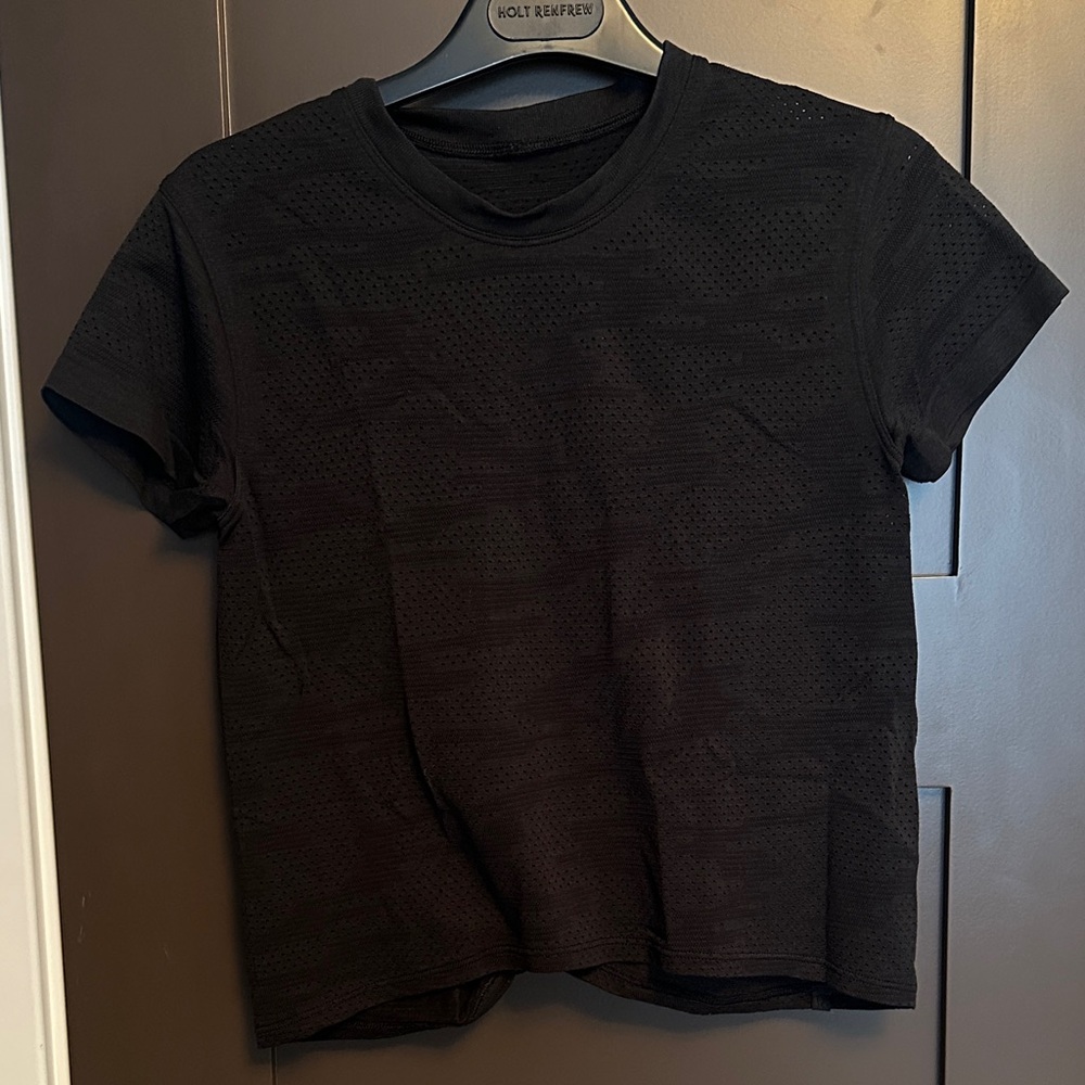 Lululemon Lightweight Cropped Tee